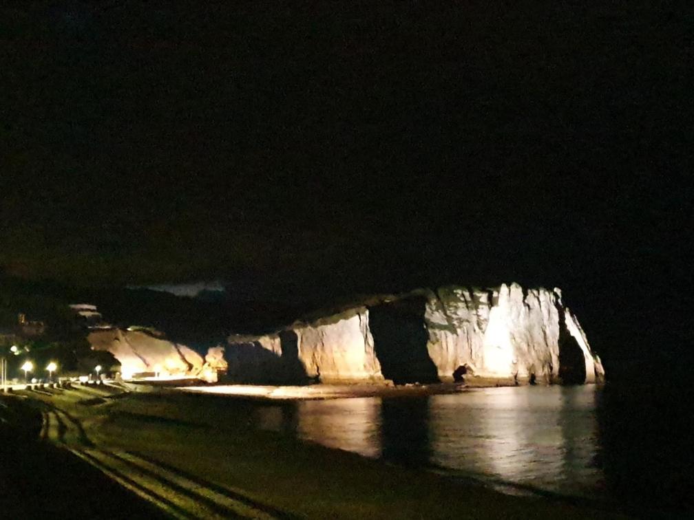 Comme Un Poisson Dans L'Eau Villa Etretat Bagian luar foto